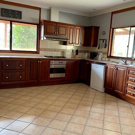 Bee'S Place - 3 Bedroom Home On 10 Acres Of Land With Distant Ocean Views Emu Bay エクステリア 写真