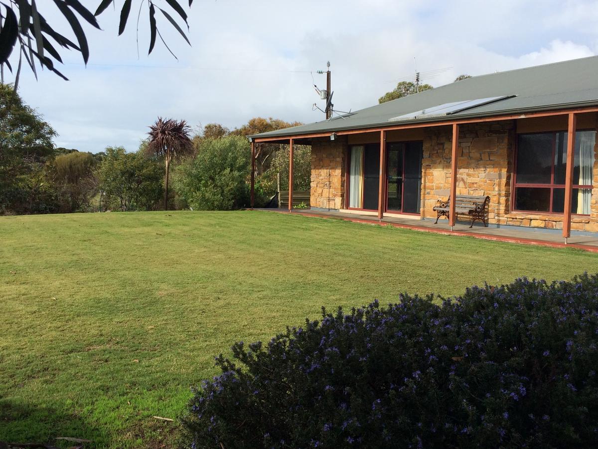 Bee'S Place - 3 Bedroom Home On 10 Acres Of Land With Distant Ocean Views Emu Bay エクステリア 写真