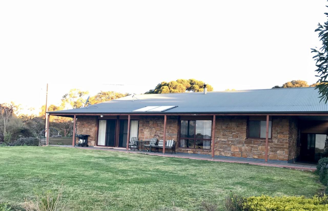 Bee'S Place - 3 Bedroom Home On 10 Acres Of Land With Distant Ocean Views Emu Bay エクステリア 写真
