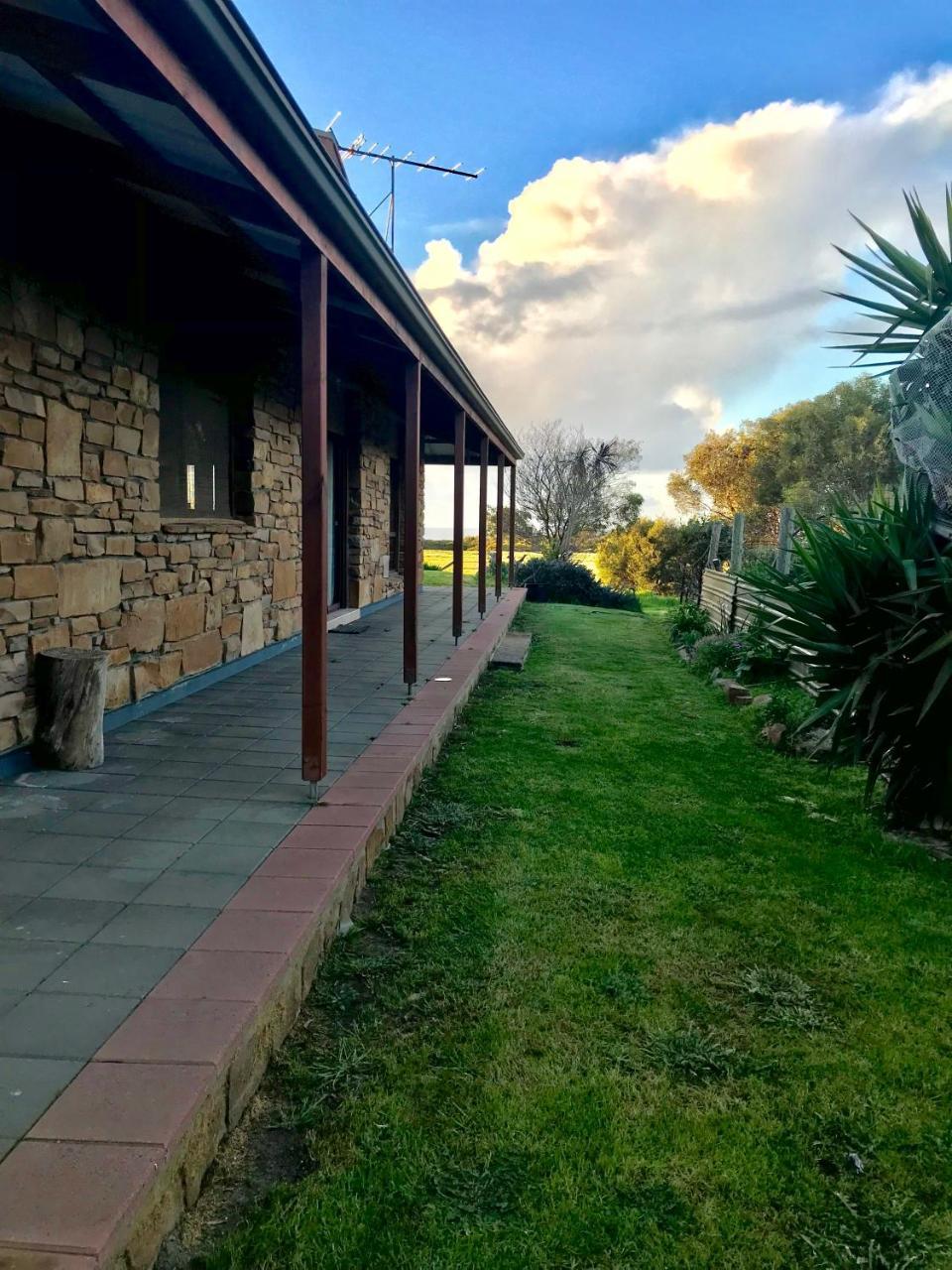 Bee'S Place - 3 Bedroom Home On 10 Acres Of Land With Distant Ocean Views Emu Bay エクステリア 写真