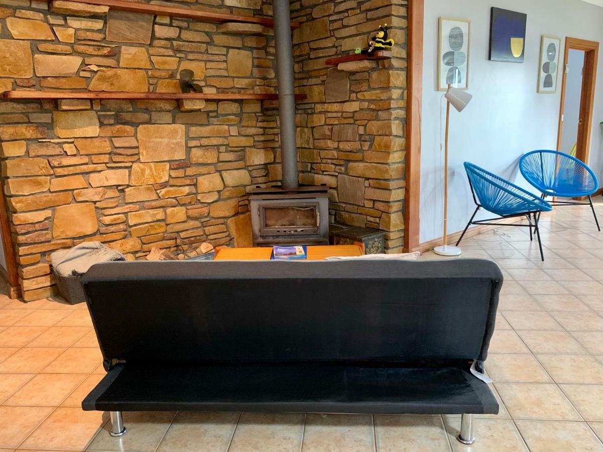 Bee'S Place - 3 Bedroom Home On 10 Acres Of Land With Distant Ocean Views Emu Bay エクステリア 写真
